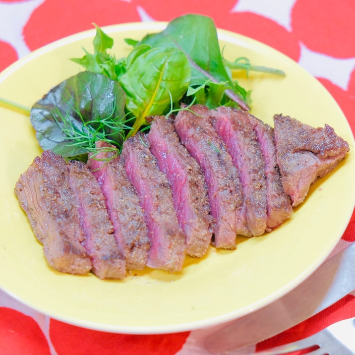 コストコの牛肩ロースかたまり肉でペッパーステーキ レシピ 作り方 By Apricotcream 楽天レシピ コストコの牛肩ロースかたまり肉でペッパーステーキ レシピ 作り方 By Apricotcream 楽天レシピ